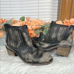Roan by Bed Stu Black Buff Scratch Barcelona Boots, Size 6.5